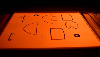 Toz endüstriyel 3D yazıcı üç boyutlu hacim modelleri yazdırıyor