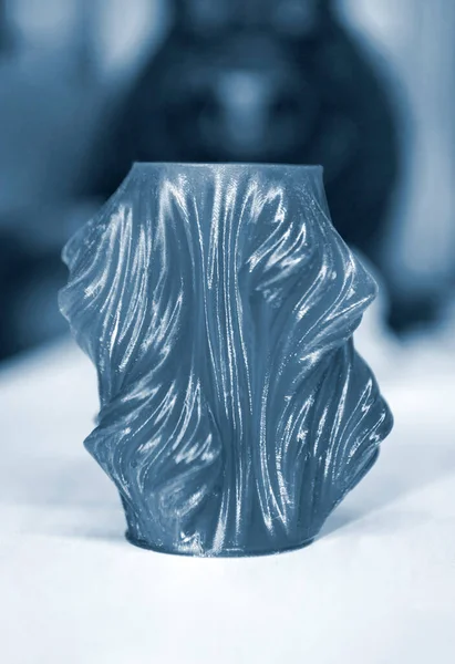 Abstraktní modelová váza vytištěná na 3D tiskárně — Stock fotografie