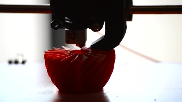 Printen Moderne Printer Van Hot Plastic Geïsoleerde Object Close Bedrukking — Stockvideo