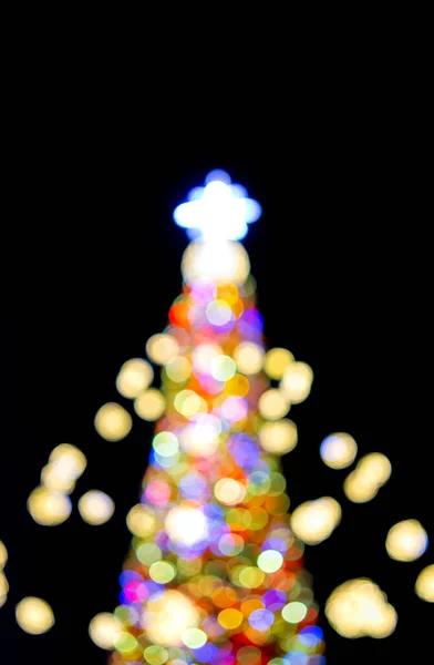 Grand Sapin Noël Nouvel Décoré Avec Des Guirlandes Multicolores Lumineuses — Photo