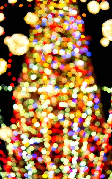 Grand Sapin Noël Nouvel Décoré Avec Des Guirlandes Multicolores Lumineuses — Photo