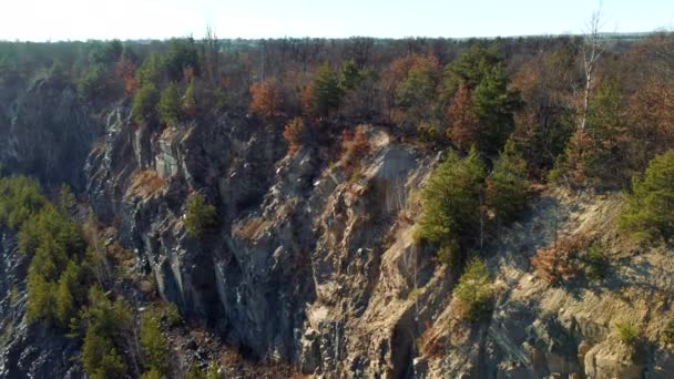 Rocks Wall Granite Stone Quarry Top View Aerial Drone View — Stockvideo