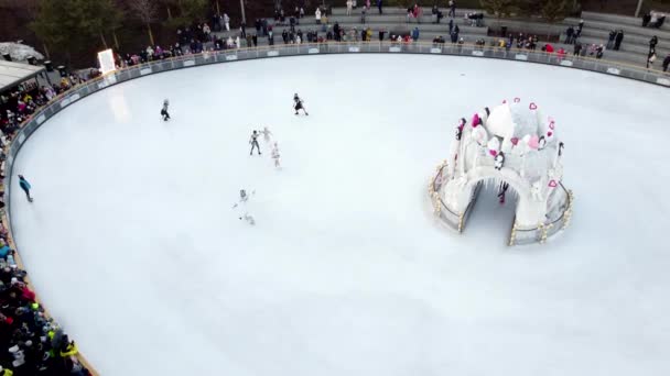 Kyiv Ukraine January 2022 Performance Artists Open Air Ice Rink — Stockvideo