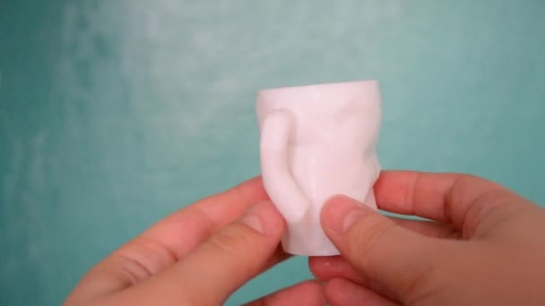 Elleri Printerlere Harcama Maddeler Üzerinde Oluşturulan Bakış Beyaz Nesne Üzerinde — Stok video