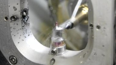 Freze ayağına yakın çekim. Kesme ve titanyum abutment taç Bankası implant diş için freze. Modern teknoloji cad cam