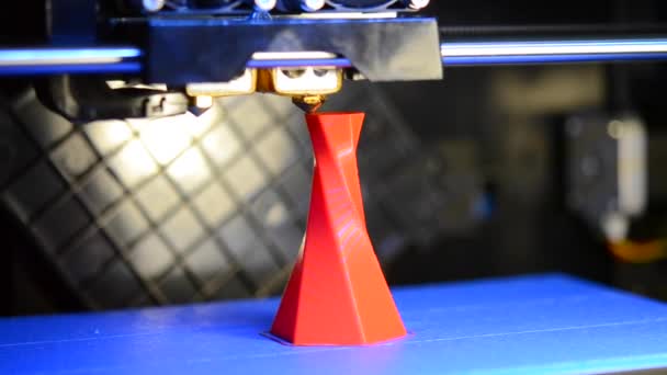 Zeitraffer Drucker Drucken Isolierte Volumen Dreieckigen Objekt Rote Farbe Auf — Stockvideo