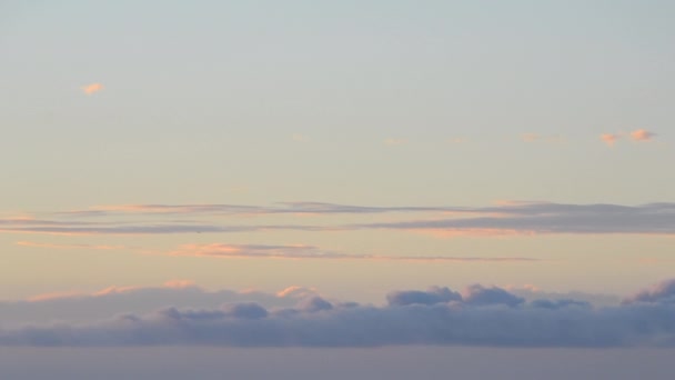 Gün Batımında Gökyüzünde Bulutların Hareketi Gün Batımında Gün Doğumunda Gökyüzünde — Stok video