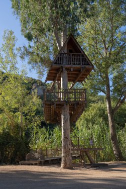Ağaçtaki ev, doğayla iç içe, Allai - oristano