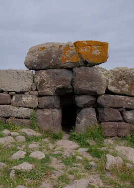 Giara di Siddi, Güney Sardunya 'daki devlerin mezarı.