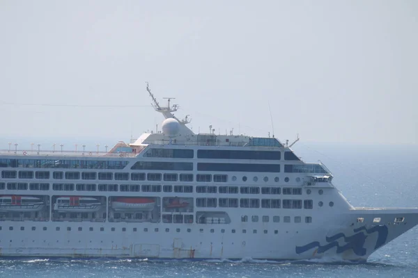 Landschaft Blick Auf Große Passagierschiffe Kreuzfahrtschiff Meer — Stockfoto