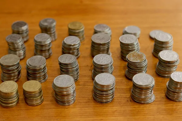 Gruppo Monete Valuta Pila Sul Tavolo Immagine — Foto Stock
