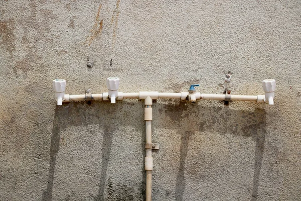 Tres Grifos Agua Plástico Exterior Casa Para Lavar — Foto de Stock