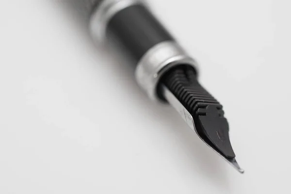 Чорне Чорнило Фонтан Ручка Ізольована Білому Тлі — стокове фото