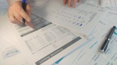 İş konsepti, yakın plan mali rapor