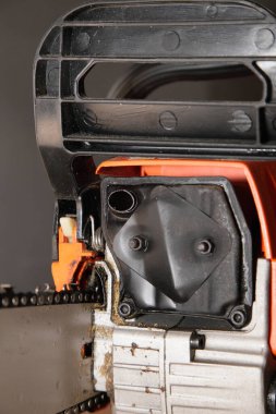 Elektrikli testere egzoz susturucusu borusu ve acil durum zinciri fren mekanizması - elektrikli aletler ekipmanı