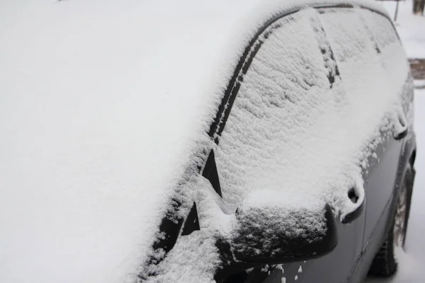 Car Side Snow Parking Winter Day — Zdjęcie stockowe