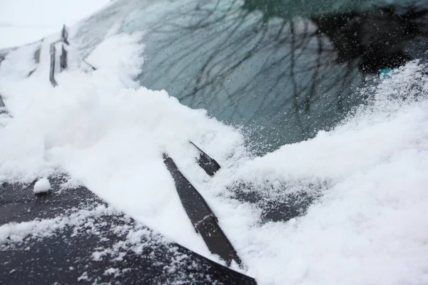 Car Wipers Snowy Windshield Glass — Zdjęcie stockowe