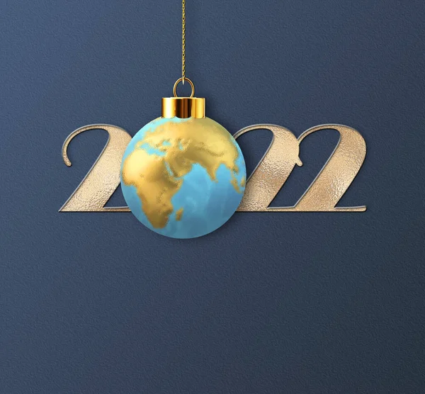 国际圣诞2022新年祝福 挂着三维球 上面印有地球仪的符号 数字2022在深蓝色上 公司贺岁节日贺卡 3D插图 — 图库照片