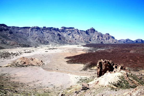 Strade e lava rocciosa del vulcano Teide — Foto Stock