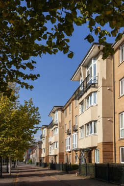 Cardiff Galler 'deki modern teraslı evler ve apartman daireleri stok fotoğrafı, stok fotoğrafı.