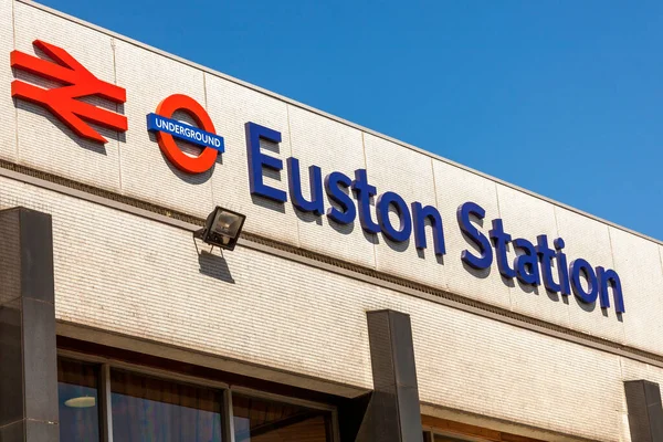 London May 2011 British Rail Underground Tube Sign Entry Euston — стокове фото