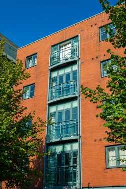 Cardiff Wales UK 'de ev sahibi arayan ilk alıcılar için modern yeni apartman dairesi, stokta fotoğraf çekimi