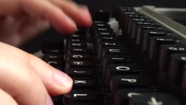 Girl Typing Retro Typewriter — Stock Video