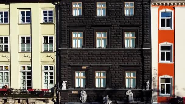 Fassade Eines Europäischen Stadtgebäudes Elemente Der Architektur Drohnenblick Aus Der — Stockvideo