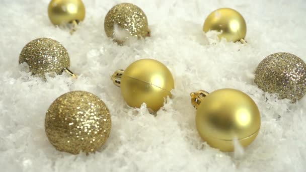 Chute Jouets Noël Sur Neige Fond Décoratif Mouvement Lent — Video