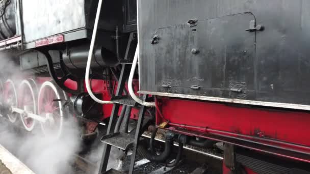 Retro Steam Locomotive Prepares Leave Station — Stockvideo