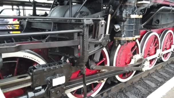 Retro Steam Locomotive Prepares Leave Station — стоковое видео