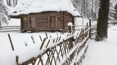 Eski Ukrayna geleneksel klasik köyü. Mimarlık elementleri.