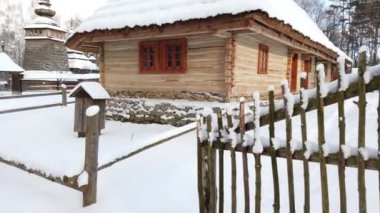 Eski Ukrayna geleneksel klasik köyü. Mimarlık elementleri.