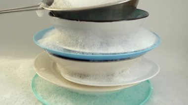 Köpüklü sabunlu tabaklar..