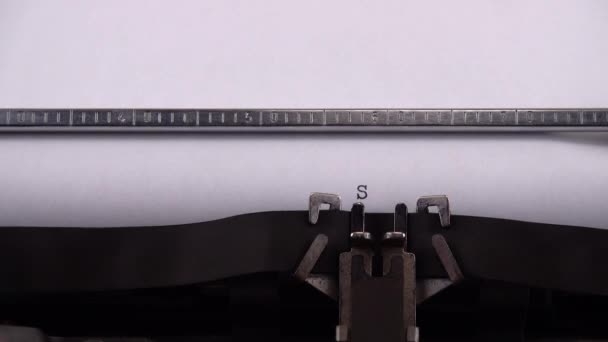 Typerende Zin Stop Putler Betreffende Retro Typemachine — Stockvideo