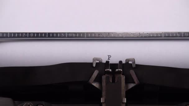 Typing Phrase Ptn Gfy Retro Typewriter — Stock Video