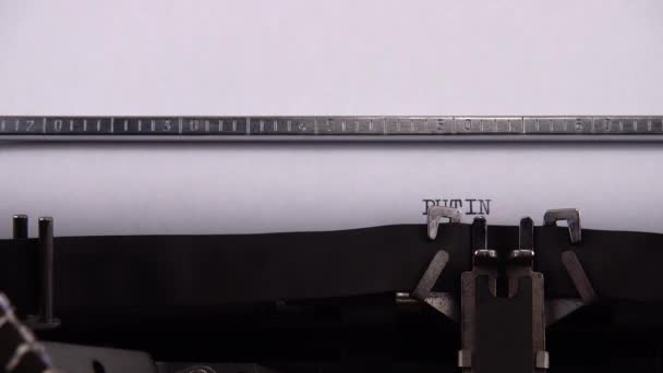 Typing Phrase Putin Hague Retro Typewriter — Stock Video