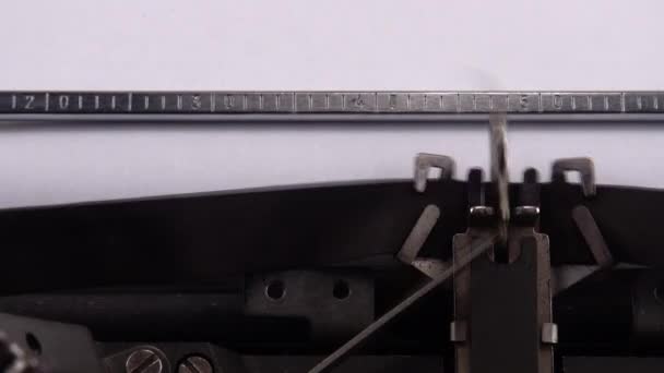 Satz Steht Der Seite Der Ukraine Eintippen Auf Retro Schreibmaschine — Stockvideo