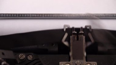 Ukrayna Cumhurbaşkanının retro daktiloda 