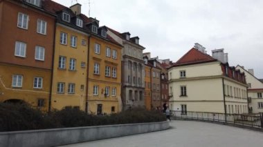 WARsaw, POLAND - 26 Nisan 2022: Dung Hill 'in gözetleme noktasındaki Eski Şehrin Mimarisi.