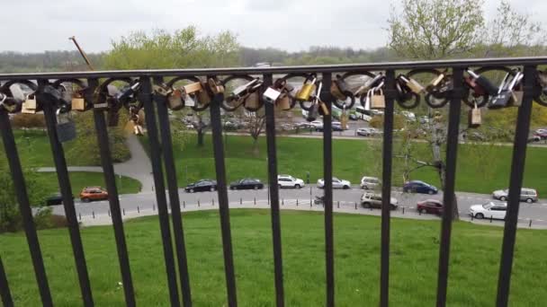 Love Padlocks Attached Railing Dung Hill Lookout Point Warsaw Poland — Wideo stockowe