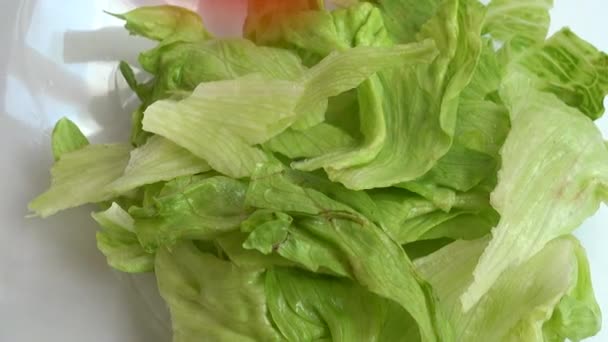 Preparing Salad Glass Bowl Falling Lettuce Leaves Tomatoes Cucumbers Sweet — Videoclip de stoc