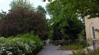 İlkbaharda Toronto Üniversitesi 'nin alanı. Toronto, Ontario, Kanada.