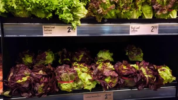 Verduras Supermercado Mini Zanahorias Lechuga Hoja Verde — Vídeos de Stock