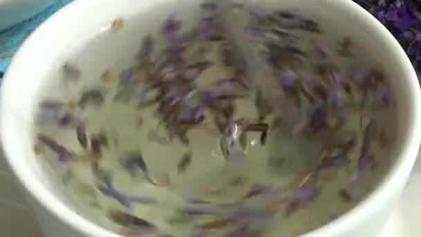 Chá Flores Frescas Lavanda Fundo Madeira Vintage Chá Fabricado Água — Vídeo de Stock