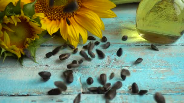 Sunflower Sunflower Oil Blue Vintage Wooden Table Top Falling Sunflower — Stockvideo