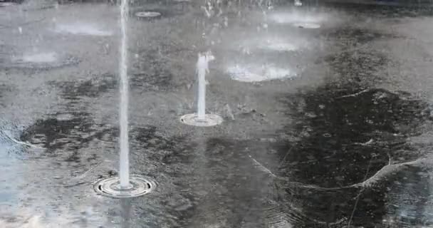 Children Cool Jets Fountain Summer City Slow Motion — Stock Video
