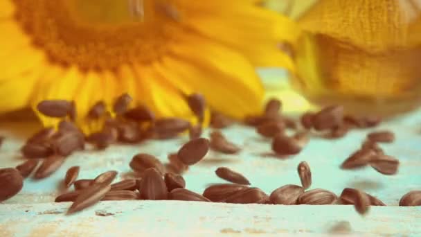 Sunflower Sunflower Oil Blue Vintage Wooden Table Top Falling Sunflower — 图库视频影像