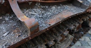 Russian battle tank. Destroyed in a tank battle on the outskirts of Dmytrivka (Bucha district, Kyiv region, Ukraine).