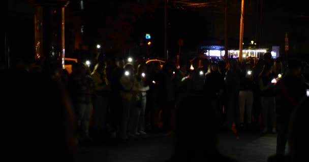 People Flashlights Smartphones Dance Music Night City — Stock Video